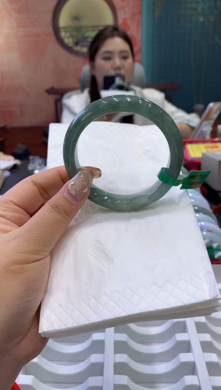 【闪购商品】翡翠手镯未镶嵌多人011462