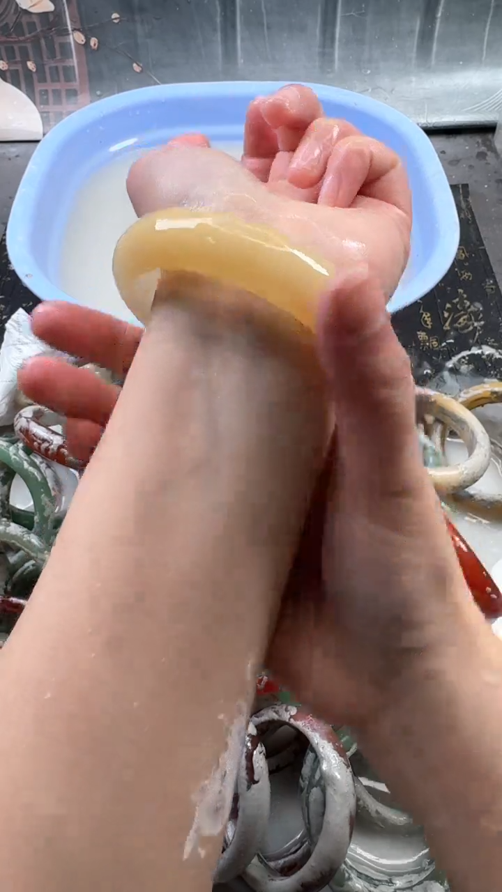 【闪购商品】石英质玉手镯未镶嵌41