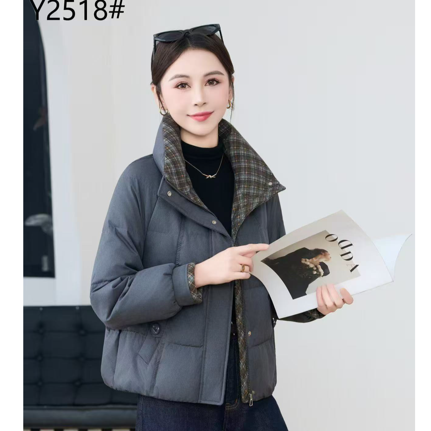 2518纯色厚款保暖羽绒服