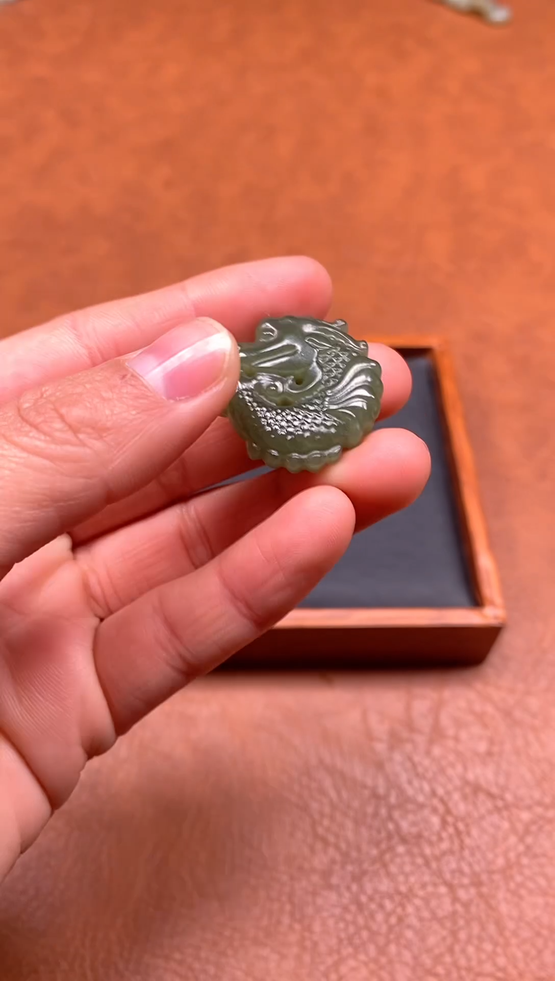 颈饰未镶嵌和田玉龙鱼扣