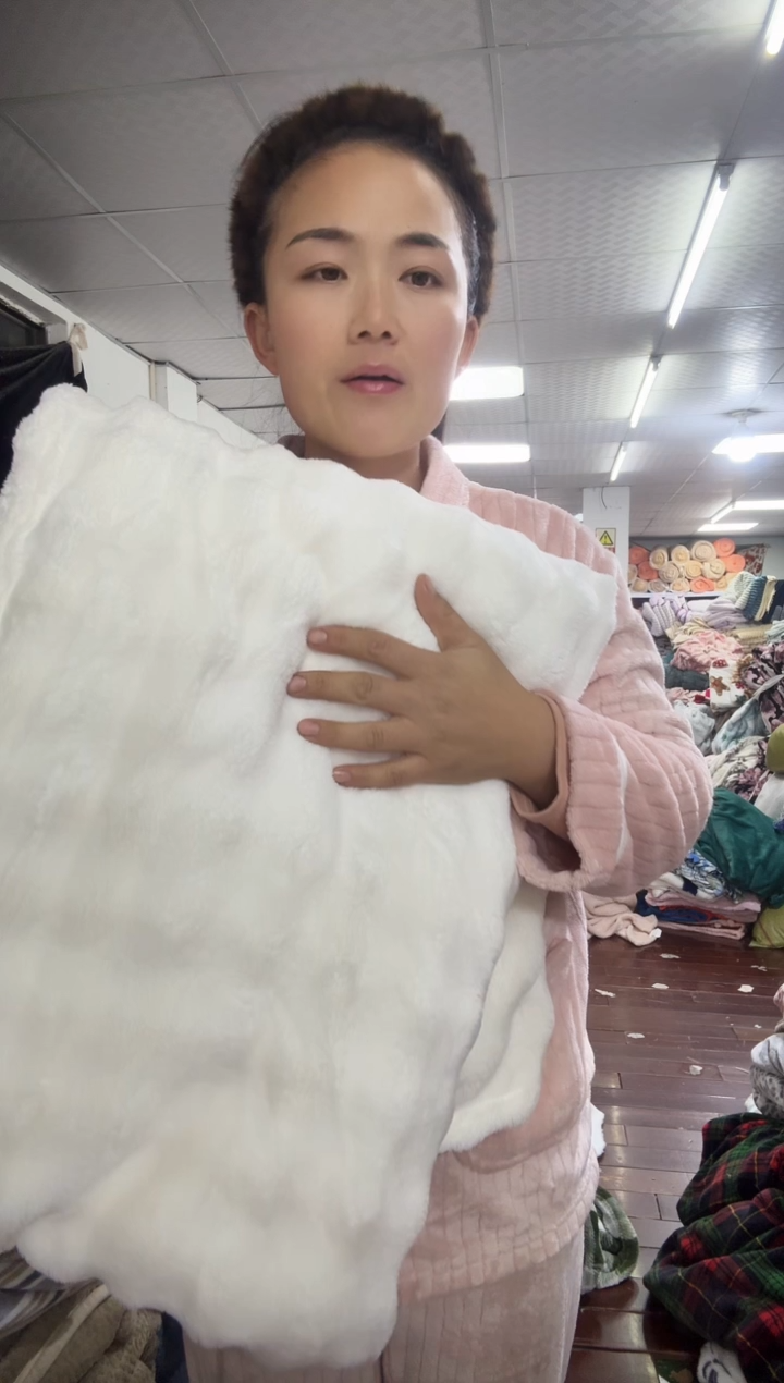 法兰绒白色泡泡毛毯2*1.5