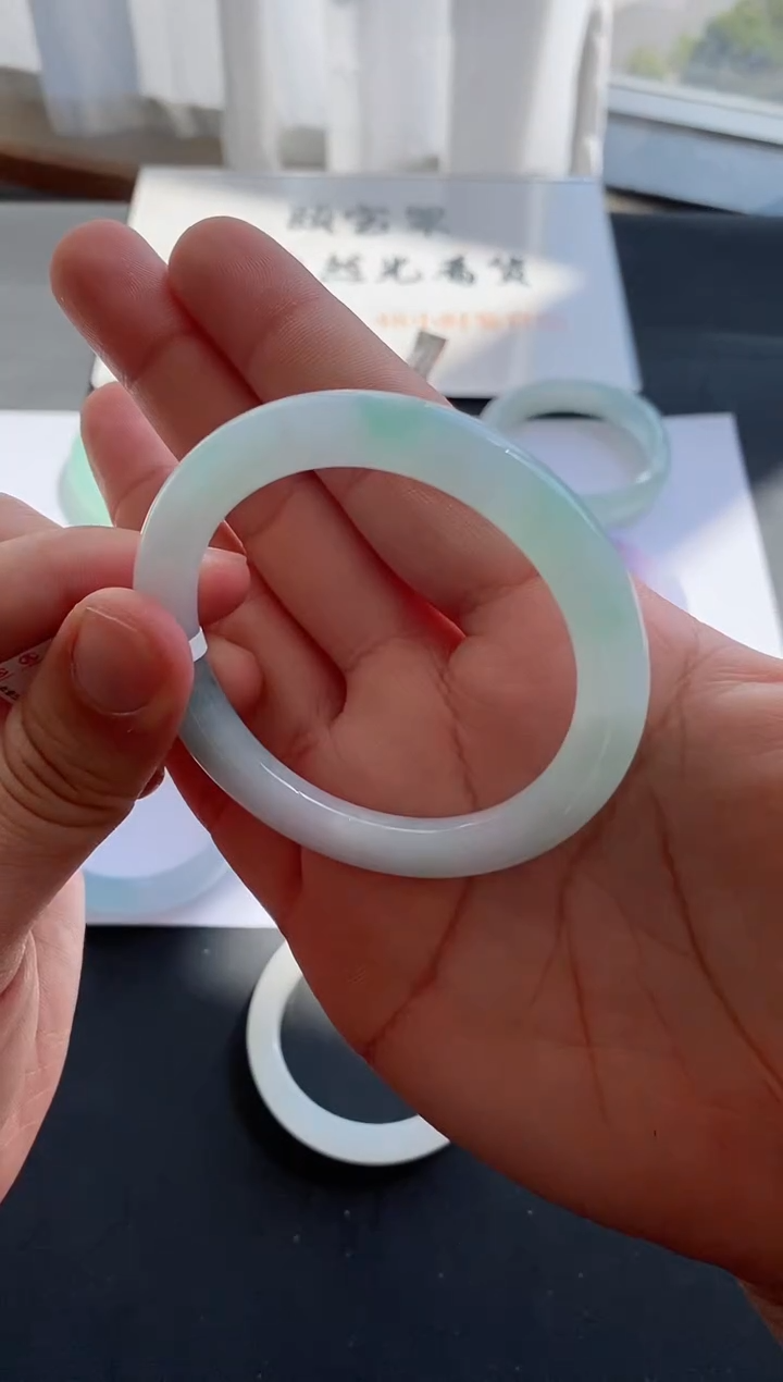 【闪购商品】翡翠手镯未镶嵌10号54.8*8.8*8.8圆条