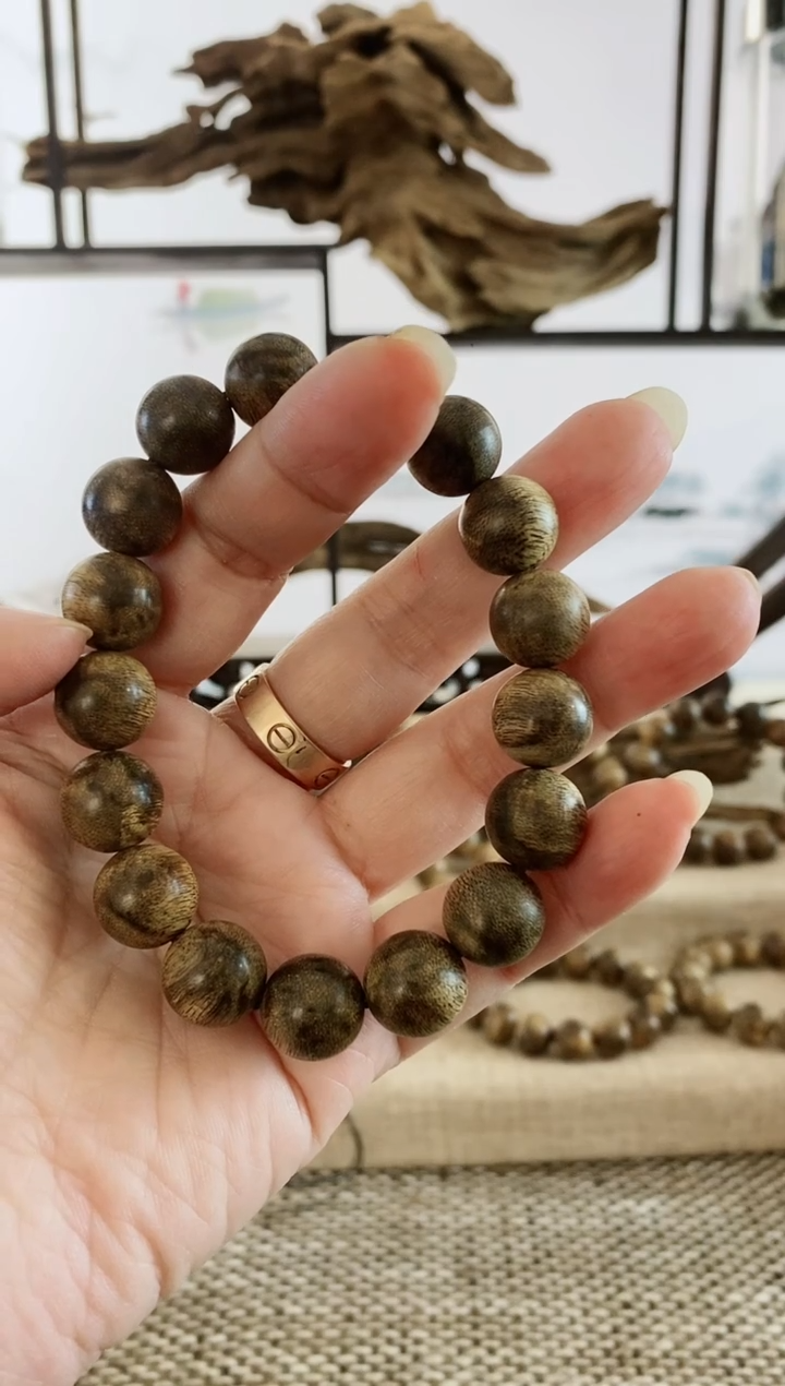 沉香手串奋***李正区菩萨棋蜜棋老料13MM单圈