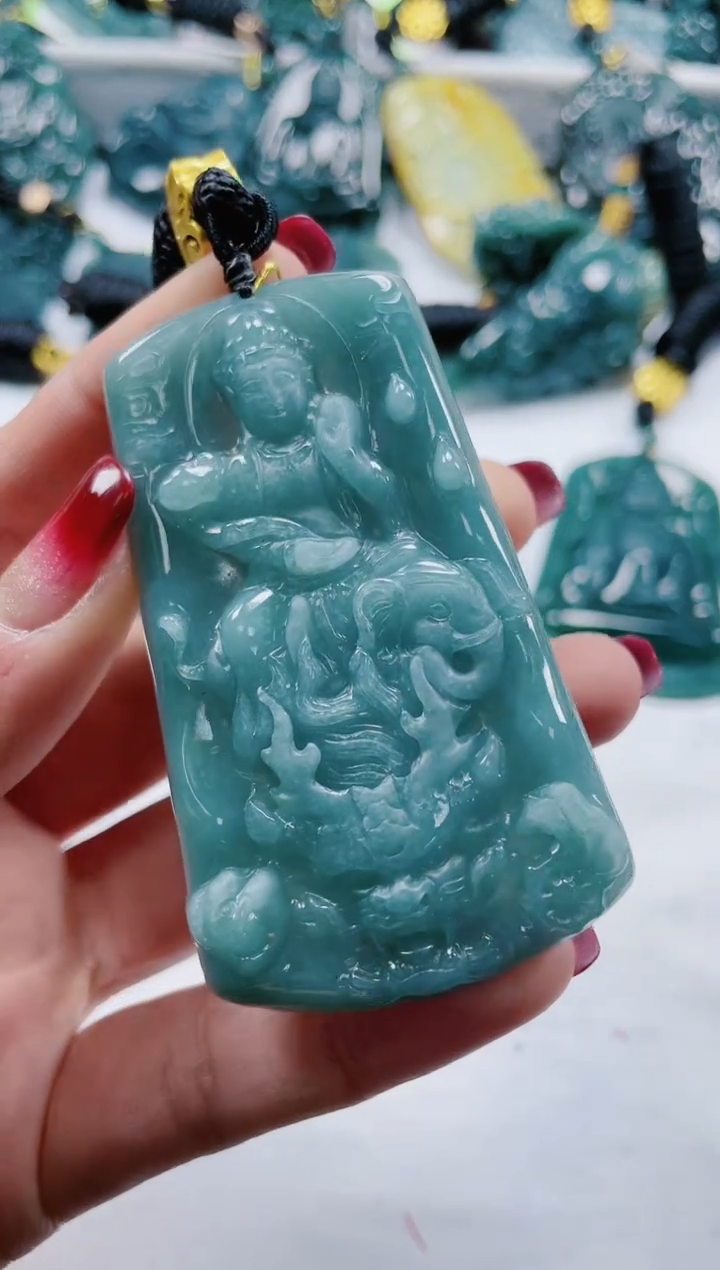 【闪购商品】翡翠颈饰未镶嵌          