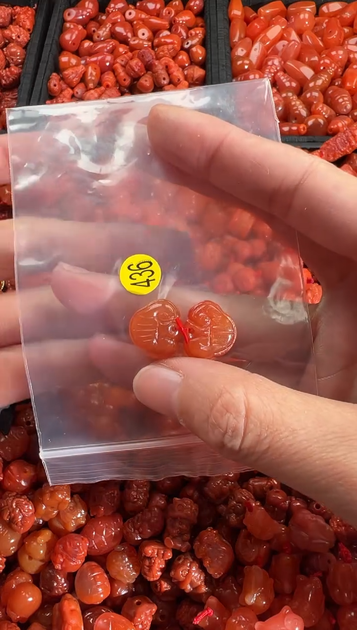 【闪购商品】南红玛瑙颈饰未镶嵌1