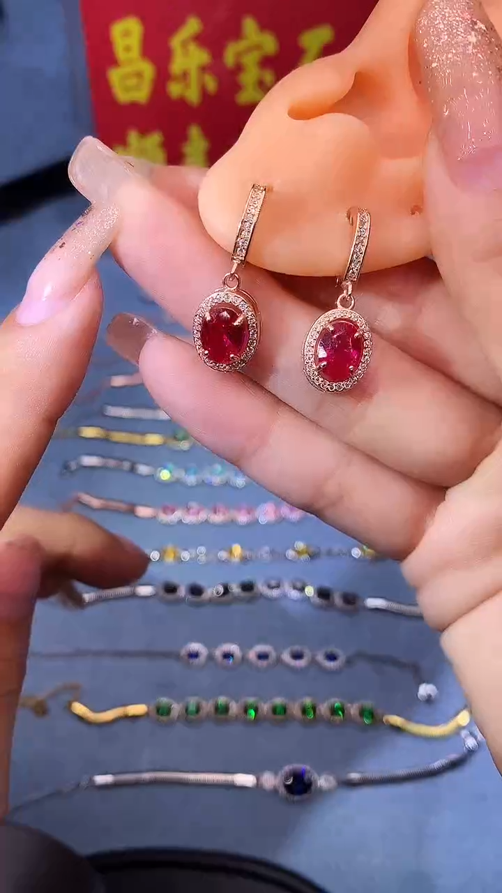 【闪购商品】红宝石耳饰银S925镶嵌1111