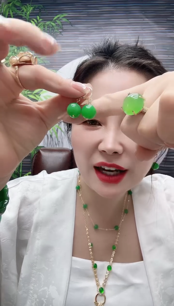 高货满绿有求必应耳钉