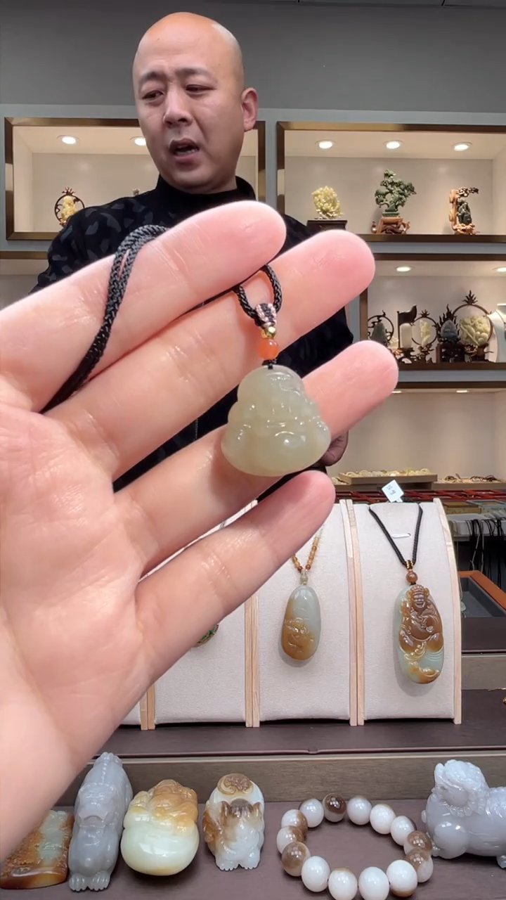 颈饰未镶嵌和田玉1
