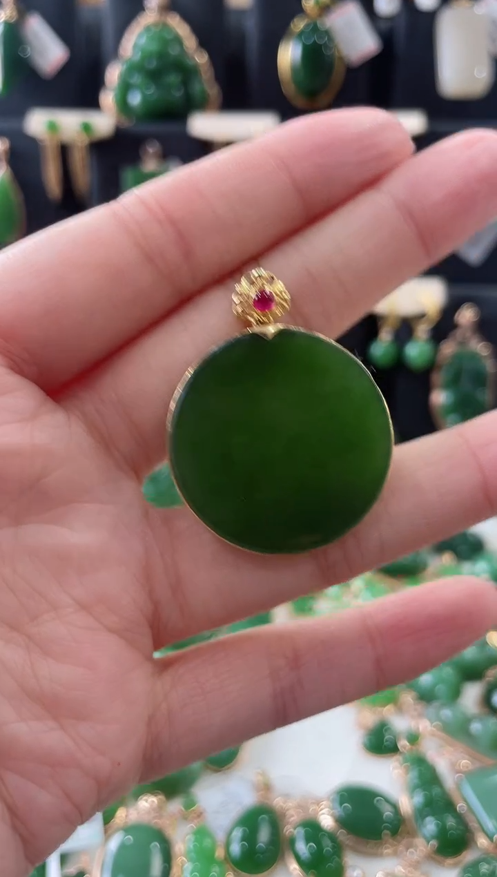 【闪购商品】和田玉（碧玉）颈饰18K金镶嵌圆镜