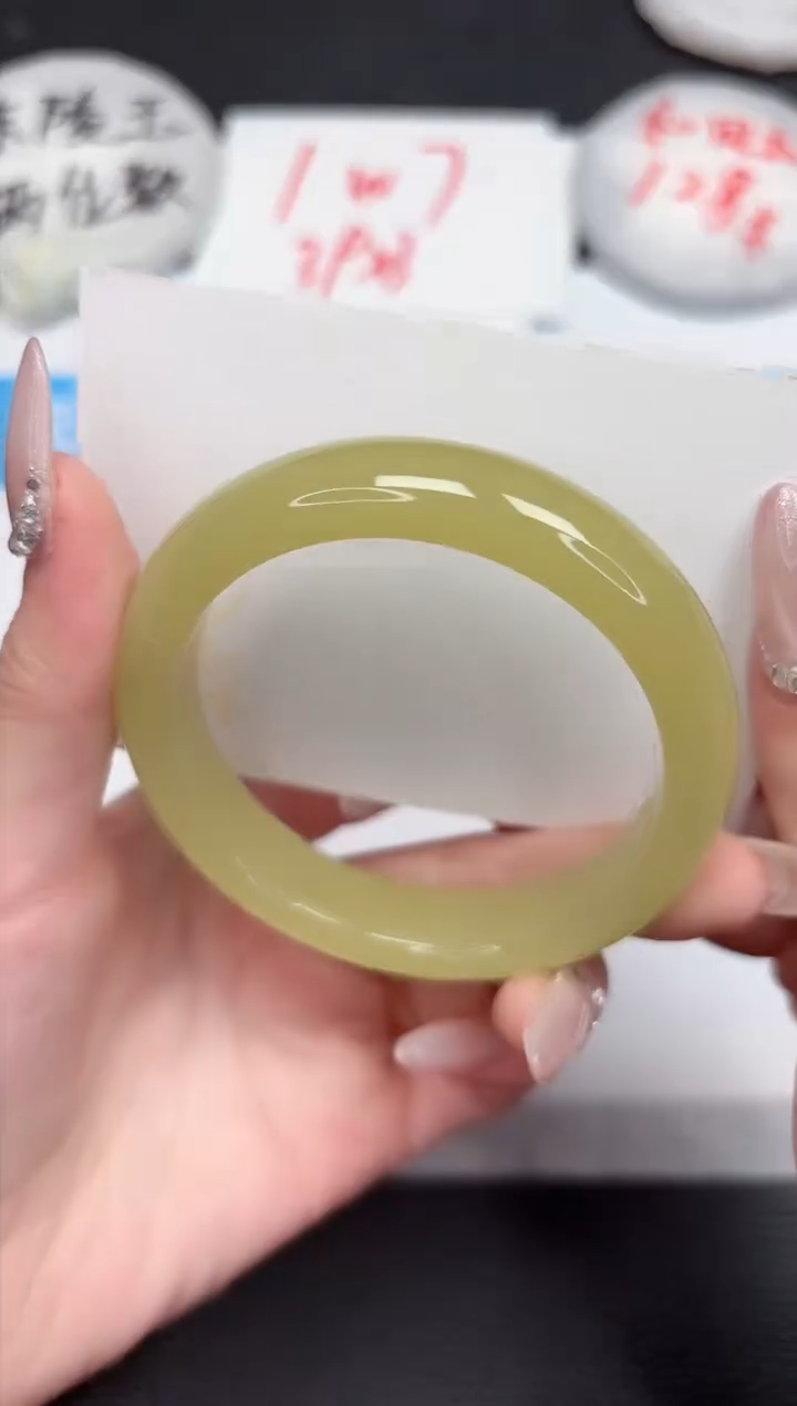 【闪购商品】石英质玉手镯未镶嵌591-56.1