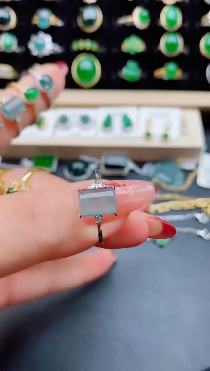 【闪购商品】翡翠戒指银S925镶嵌5085