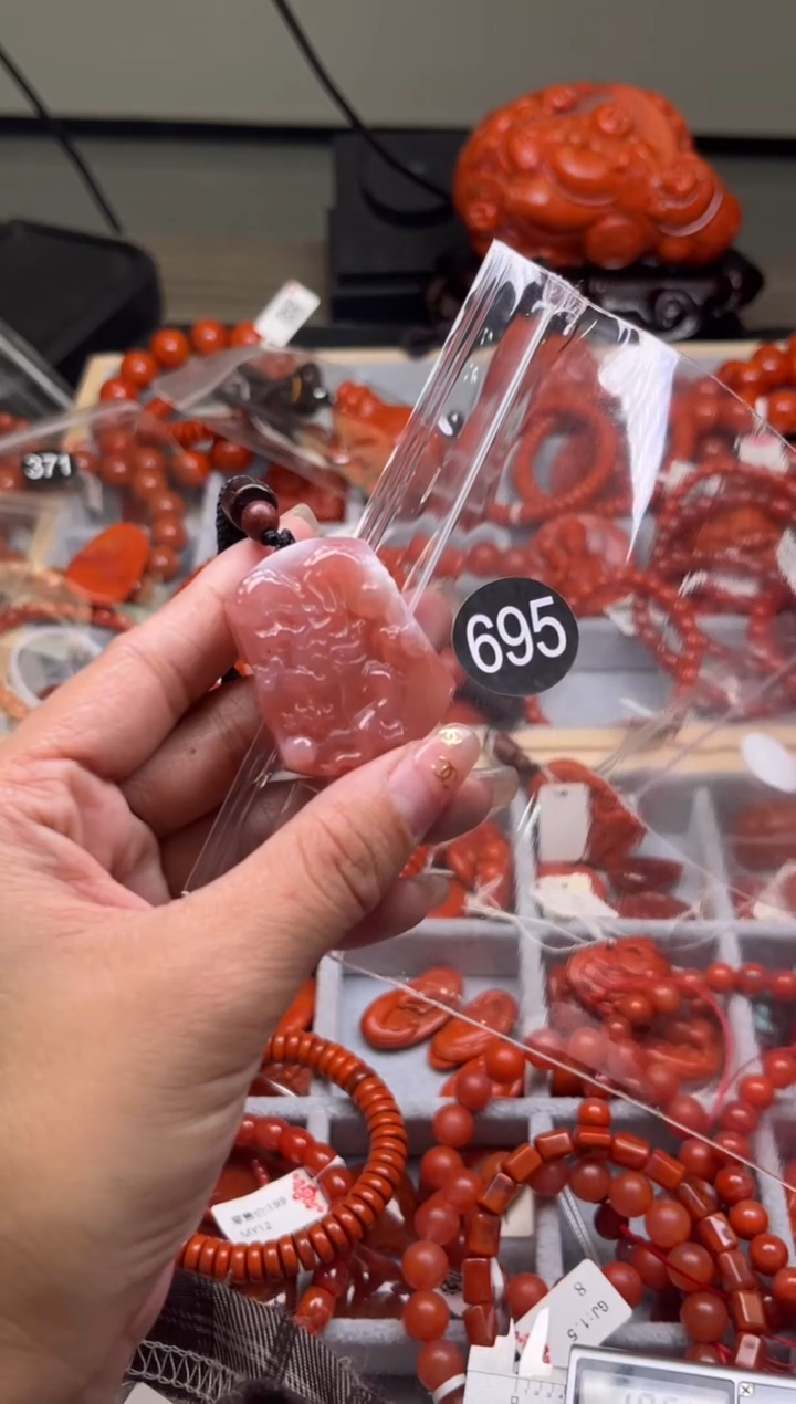 【闪购商品】南红玛瑙珠宝奇石未镶嵌695