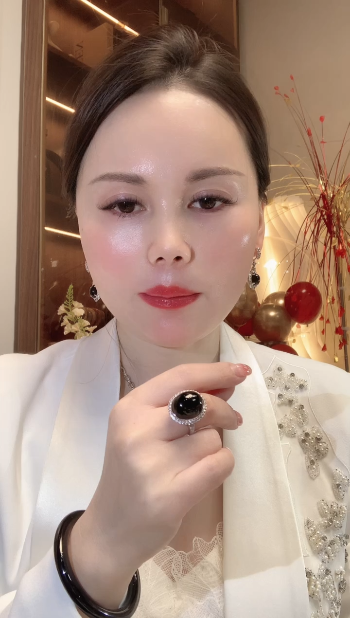 【闪购商品】翡翠戒指18K金镶嵌W59  