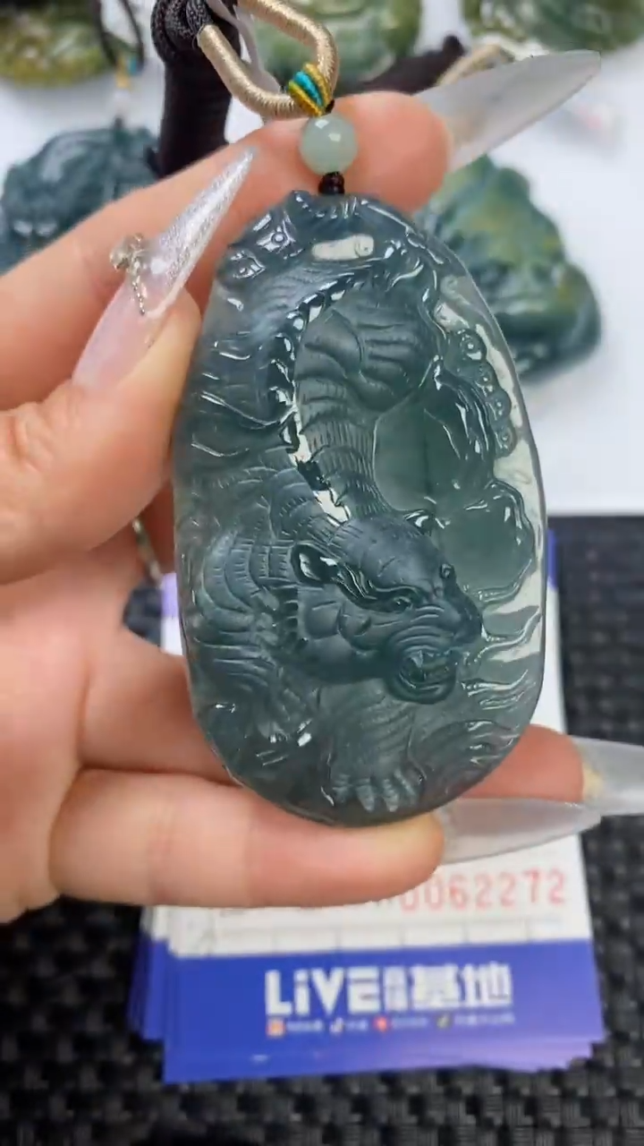 【闪购商品】翡翠颈饰未镶嵌1111111111111111