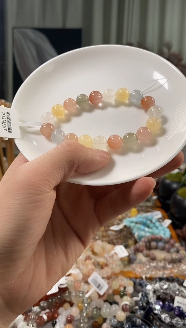 未镶嵌手链水晶是*彩兔毛