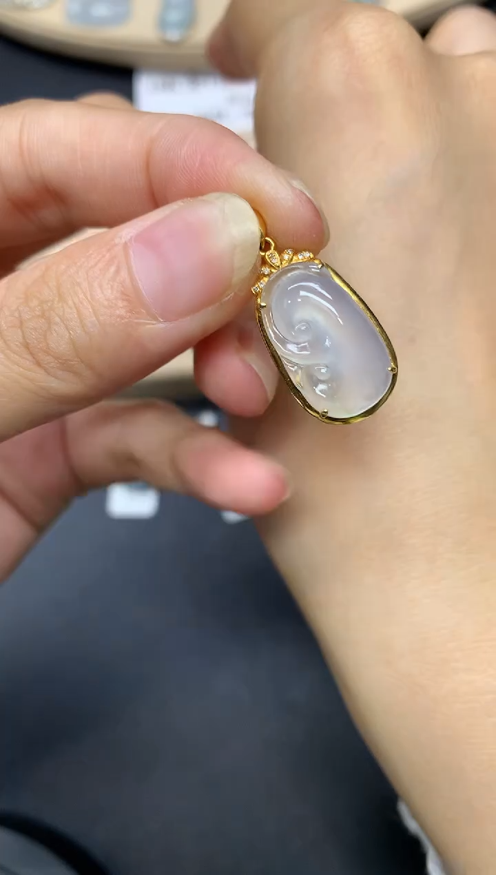 翡翠18K金镶嵌吊坠(不含链)如意【无服务费】