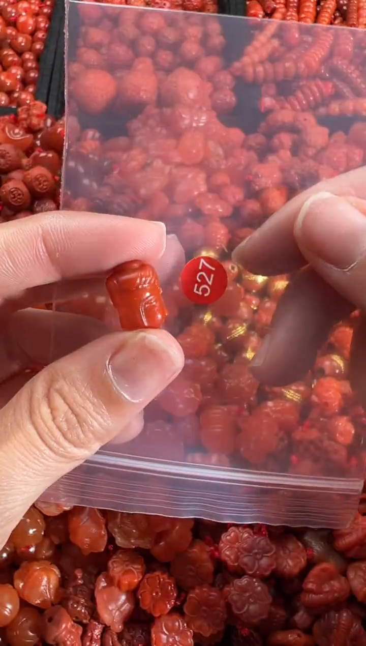 【闪购商品】南红玛瑙颈饰未镶嵌1