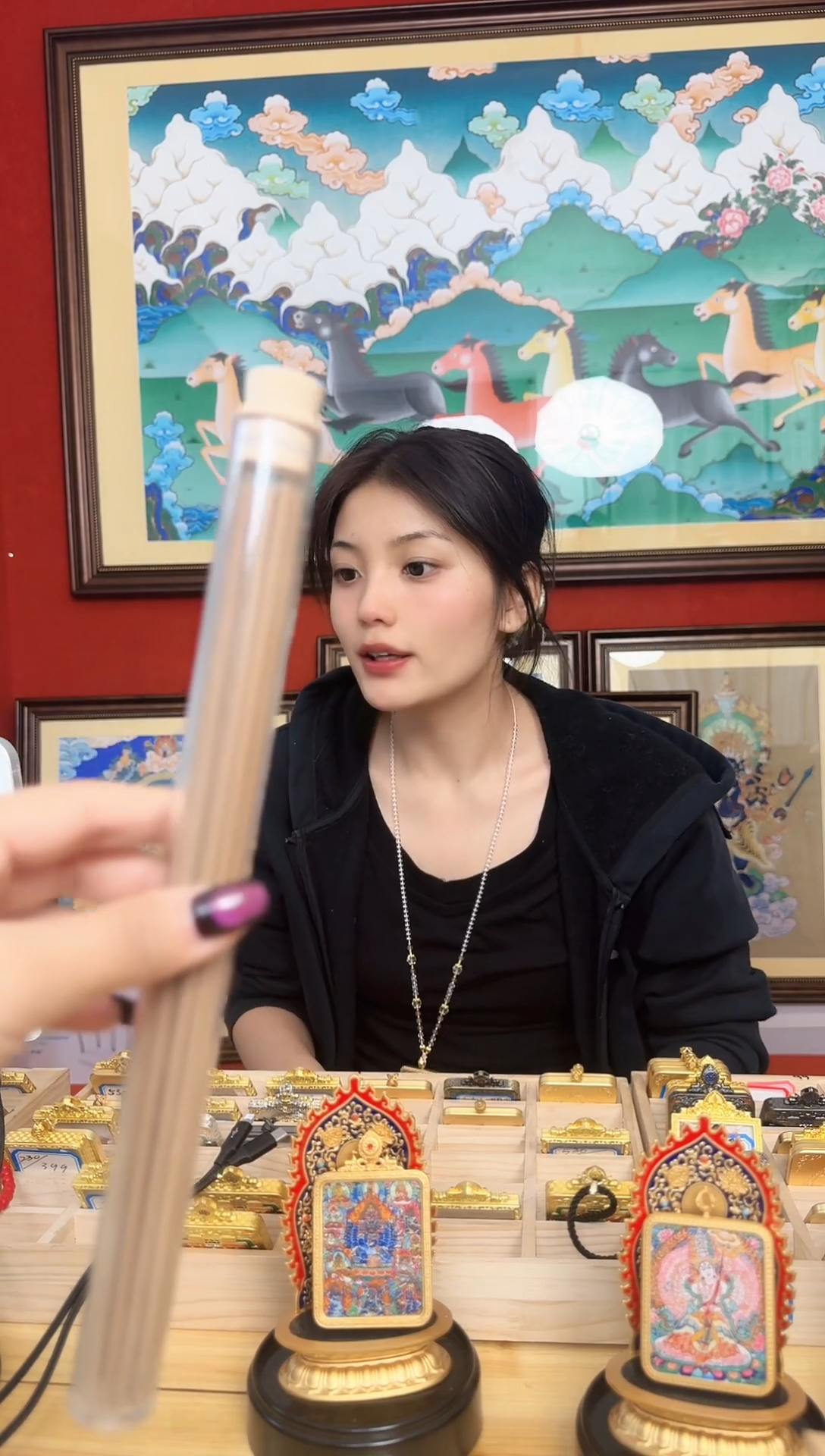 吊坠香-更登元旦