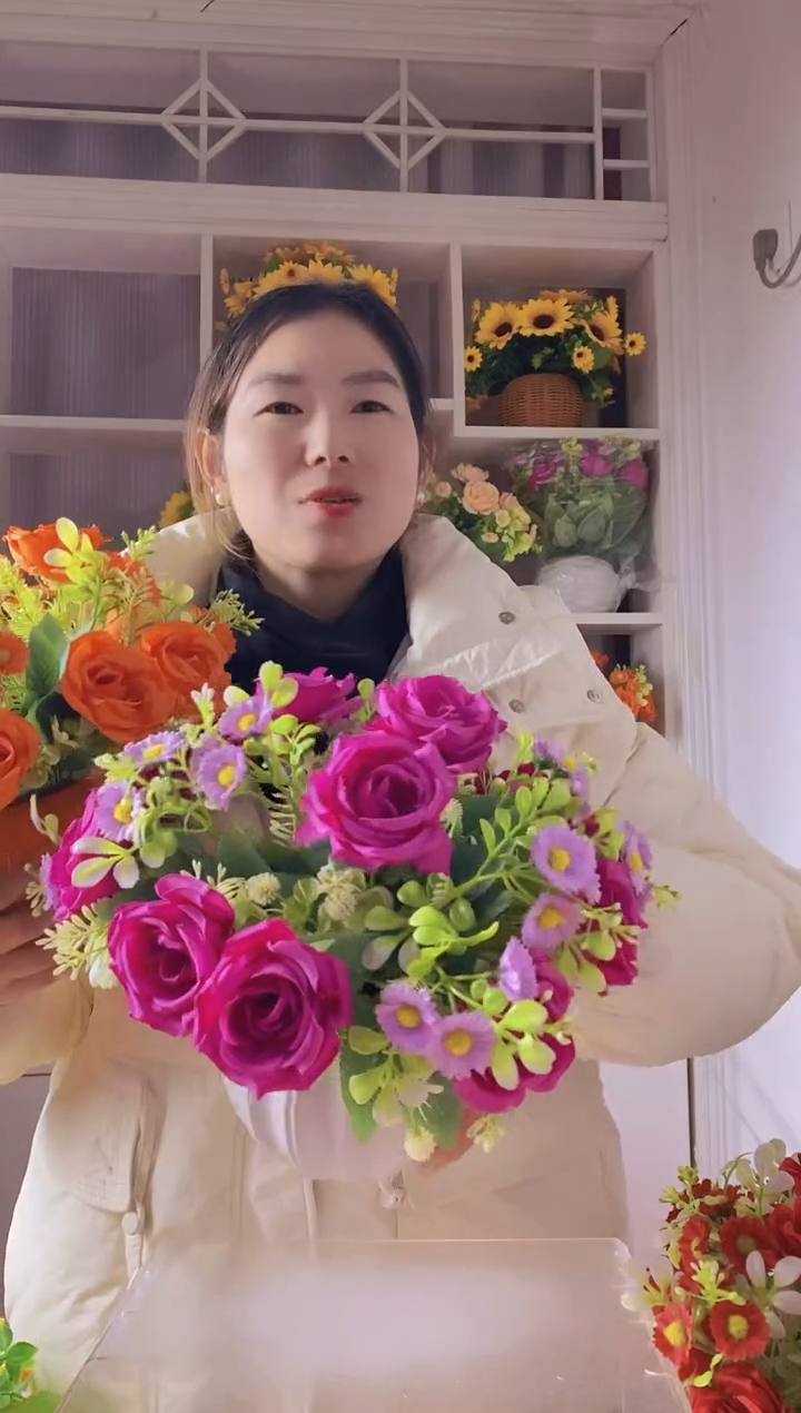 三束玫紫色玫瑰花