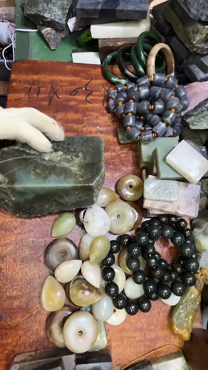 未镶嵌和田玉珠宝半成品1