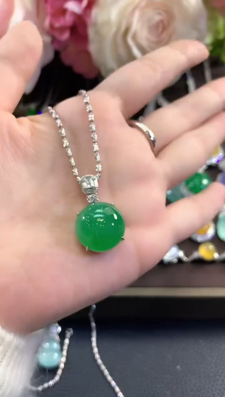 吊坠(不含链)18K金镶嵌翡翠c11      