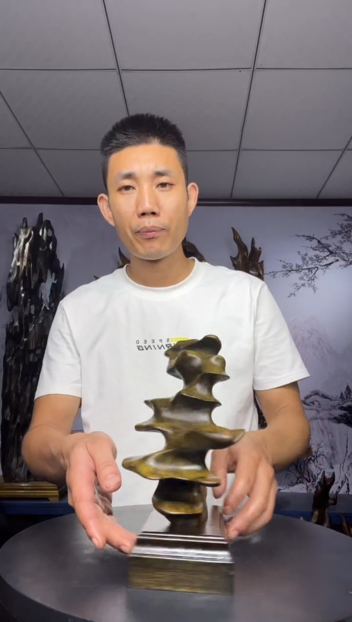 金丝楠木雕款破**蝶金丝楠木工艺品摆件