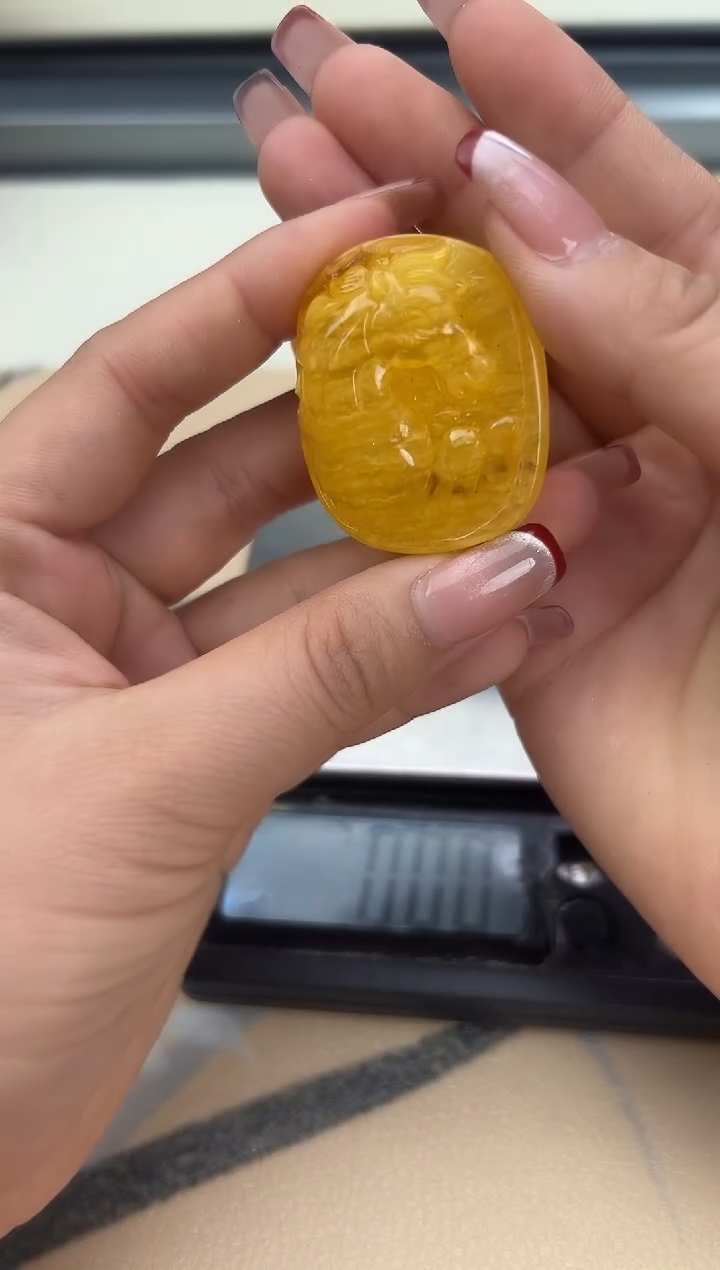 【闪购商品】琥珀裸石未镶嵌蜜蜡吊坠