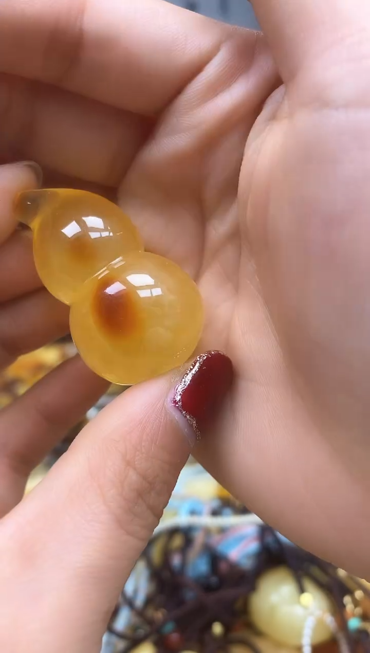 【闪购商品】琥珀裸石未镶嵌挂坠
