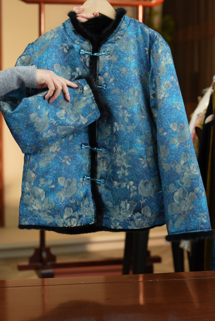 初莹<<非遗美学>>2383国风复古立领盘扣织花外套