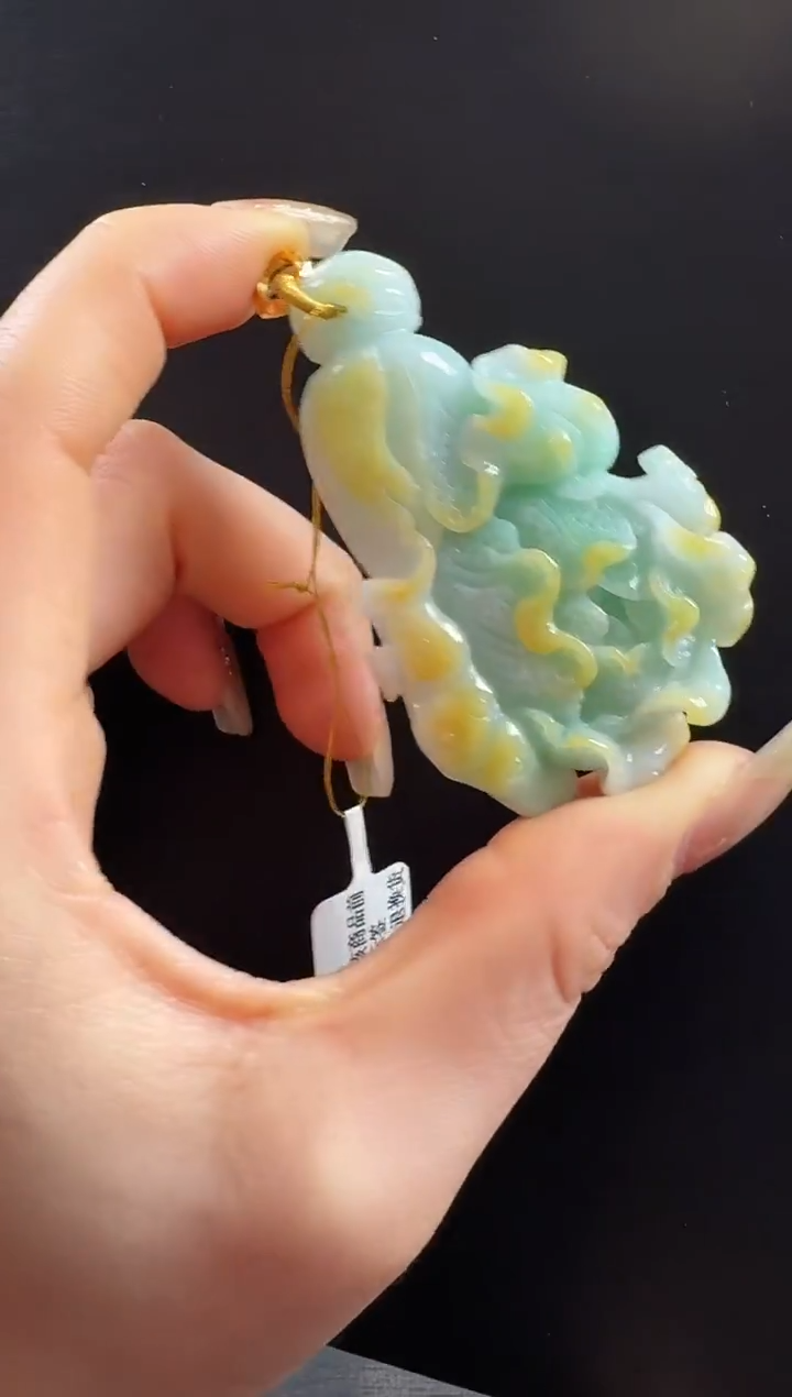 颈饰未镶嵌翡翠白菜