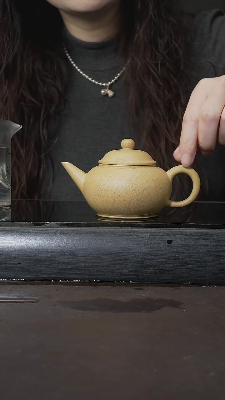 【闪购商品】紫砂茶杯黄金段泥 水平壶 180cc 025