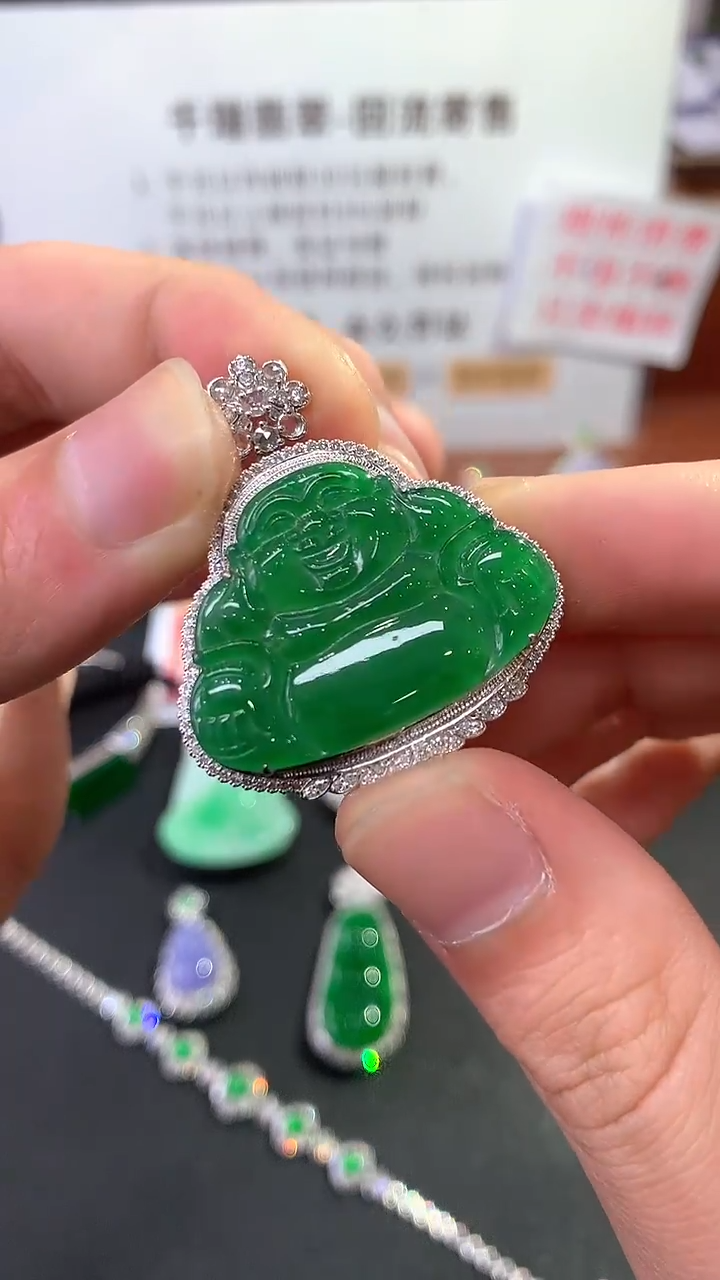 【闪购商品】翡翠吊坠(不含链)18K金镶嵌佛公回流不退不换|16800+0