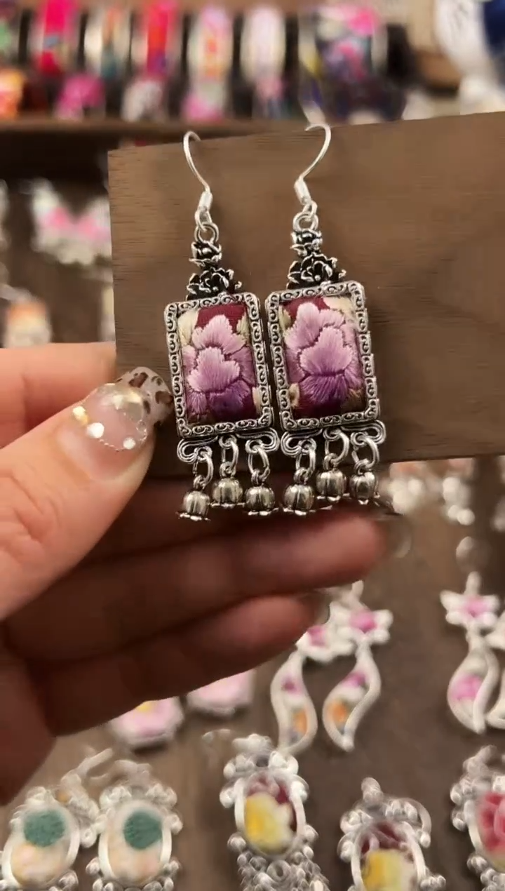 【闪购商品】织绣民族风老绣饰品031