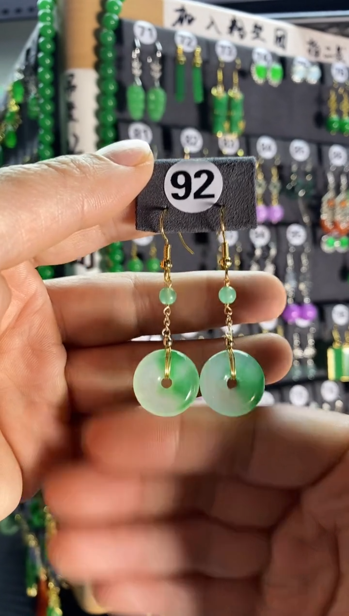 【闪购商品】翡翠耳饰银S925镶嵌92....