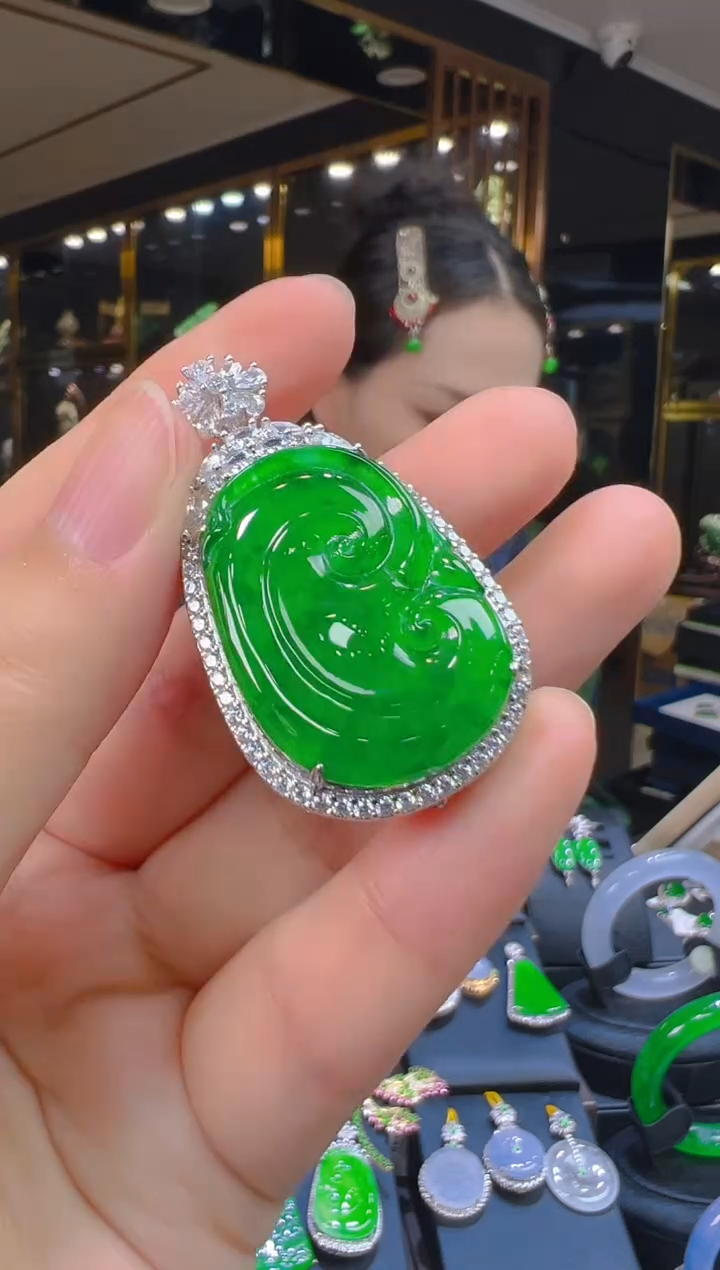 翡翠银S925镶嵌吊坠(赠链)017（多样性发其一）