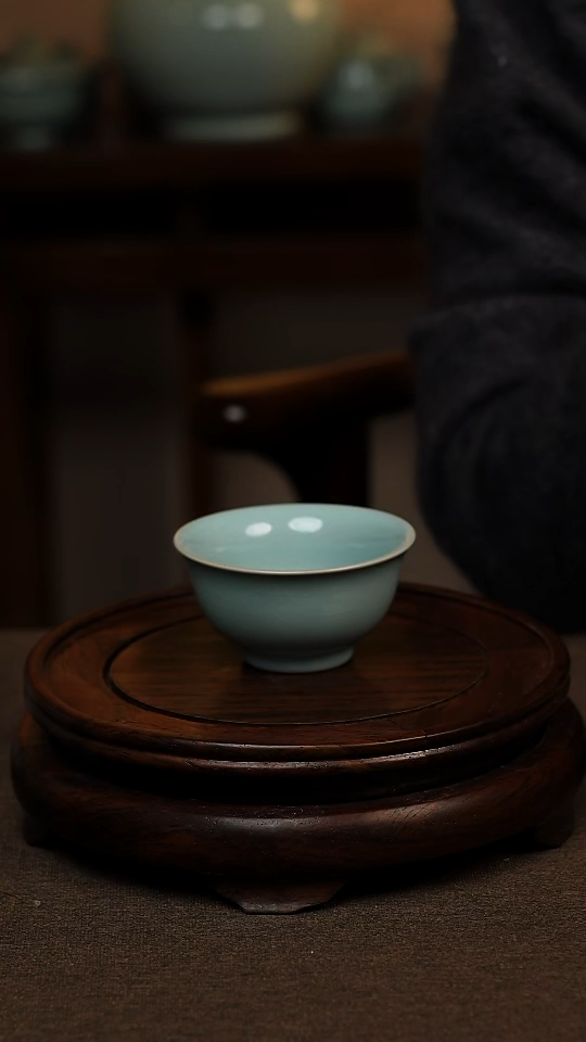 瓷片天青色压手杯80ml微瑕不带礼盒