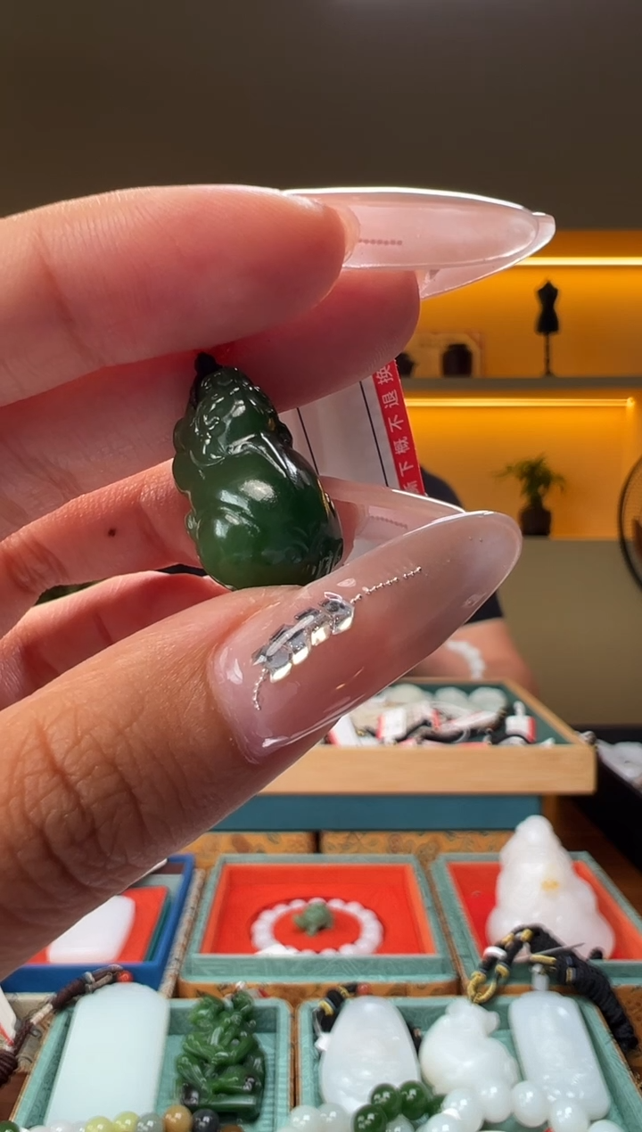 和田玉未镶嵌颈饰1