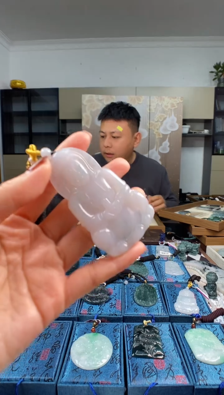 颈饰未镶嵌翡翠多样性发其一