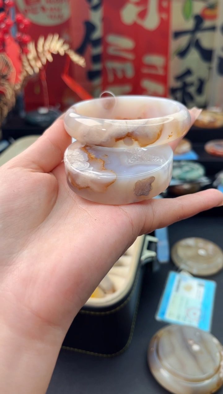 【闪购商品】石英质玉手镯未镶嵌赠送镯心（58圈口）无证书