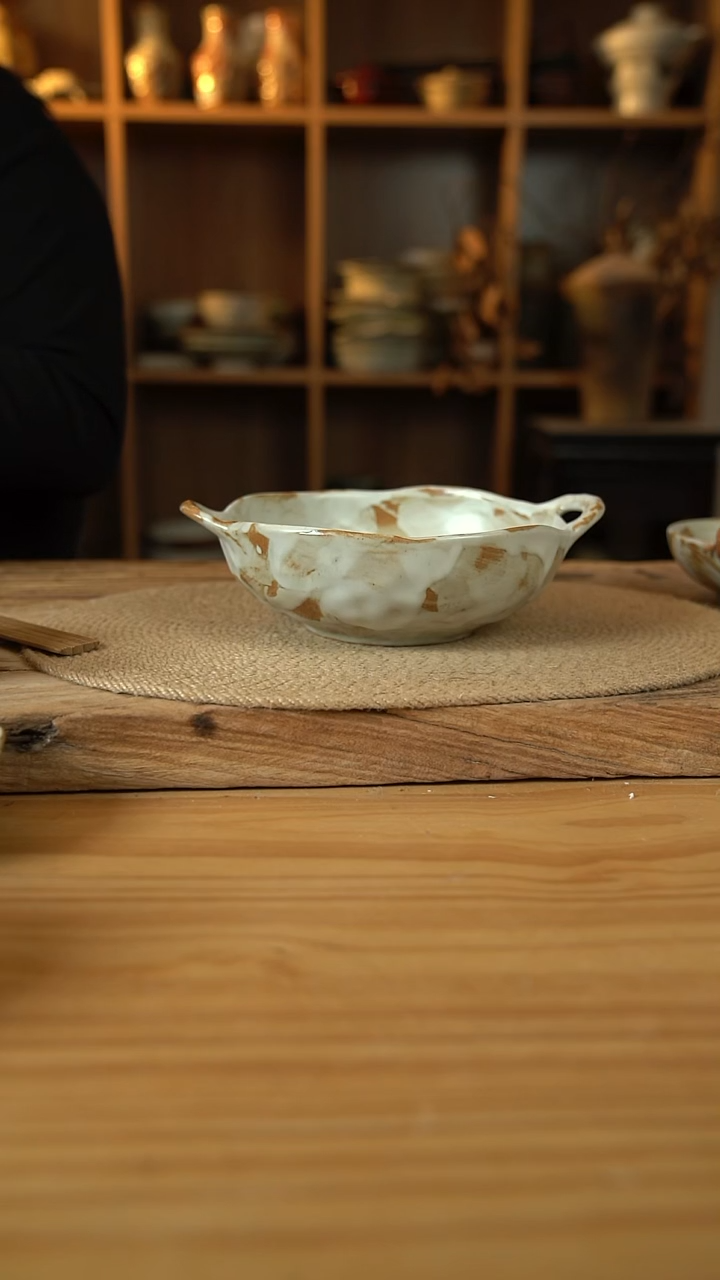 粉影系列的7.5英寸空心双耳汤碗1个