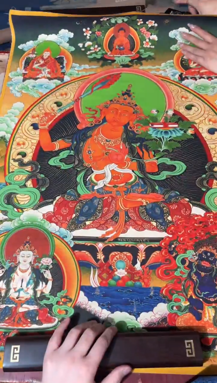 卷轴画龙妹的唐卡tk16