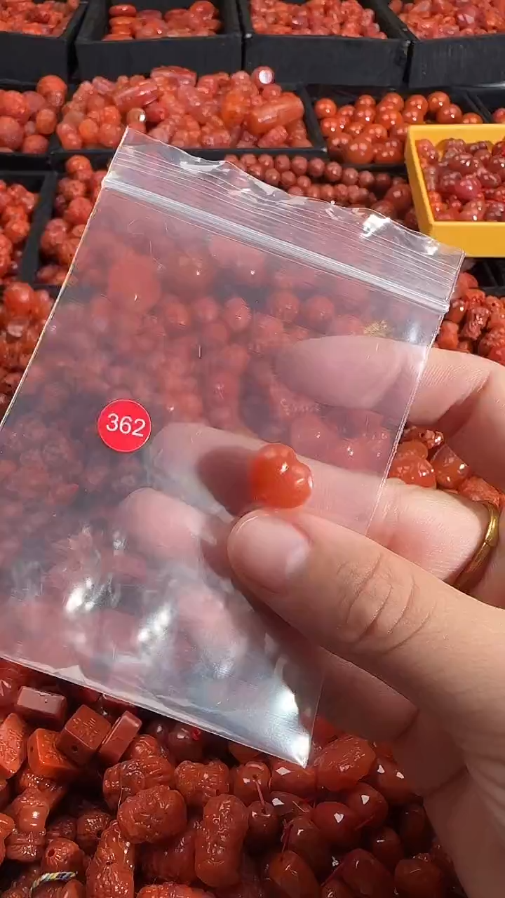 颈饰未镶嵌南红玛瑙1