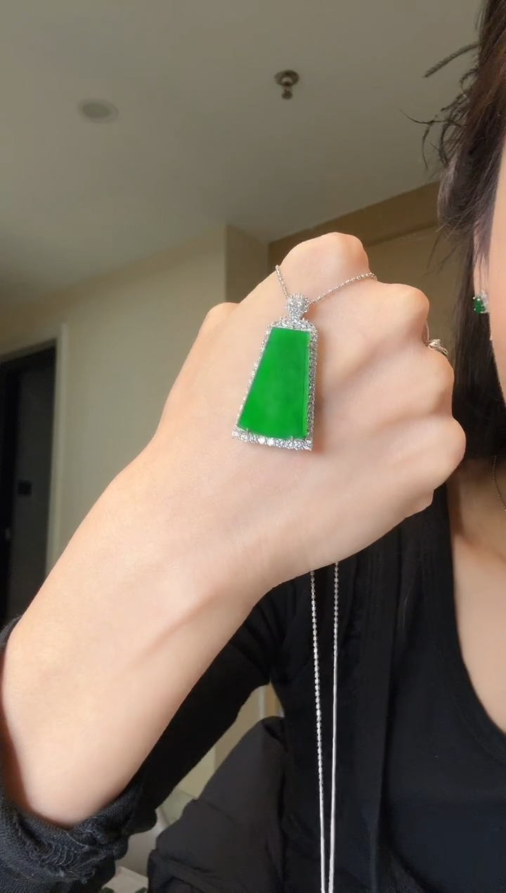 【闪购商品】翡翠吊坠(不含链)银S925镶嵌天然翡翠吊坠