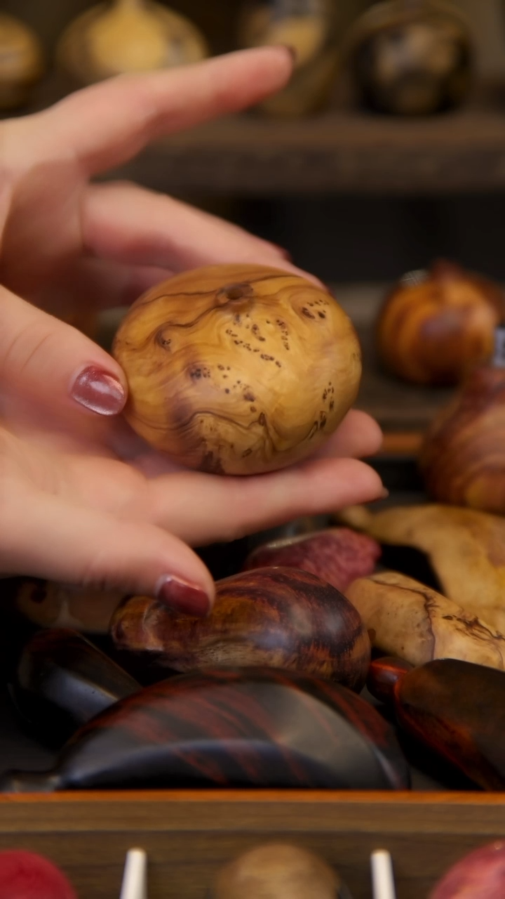 【闪购商品】木鬼柳留疤小花瓶手把件0007