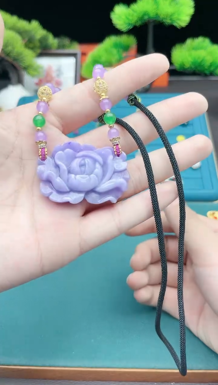 【闪购商品】翡翠颈饰未镶嵌牡丹花毛衣链