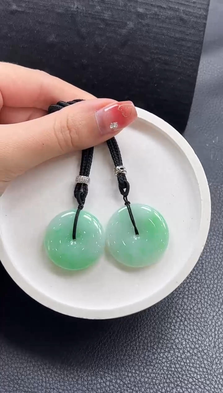 【闪购商品】翡翠颈饰未镶嵌平安扣多样性发1件