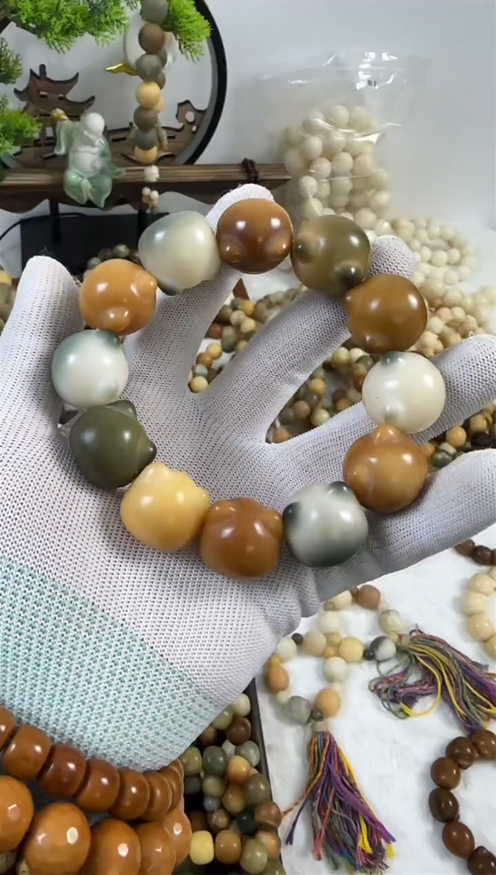 【闪购商品】白玉菩提手串22*雕刻多宝猫猫头大卡