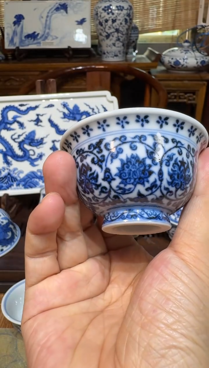 愚拙造物青花缠枝莲青花心小压手杯