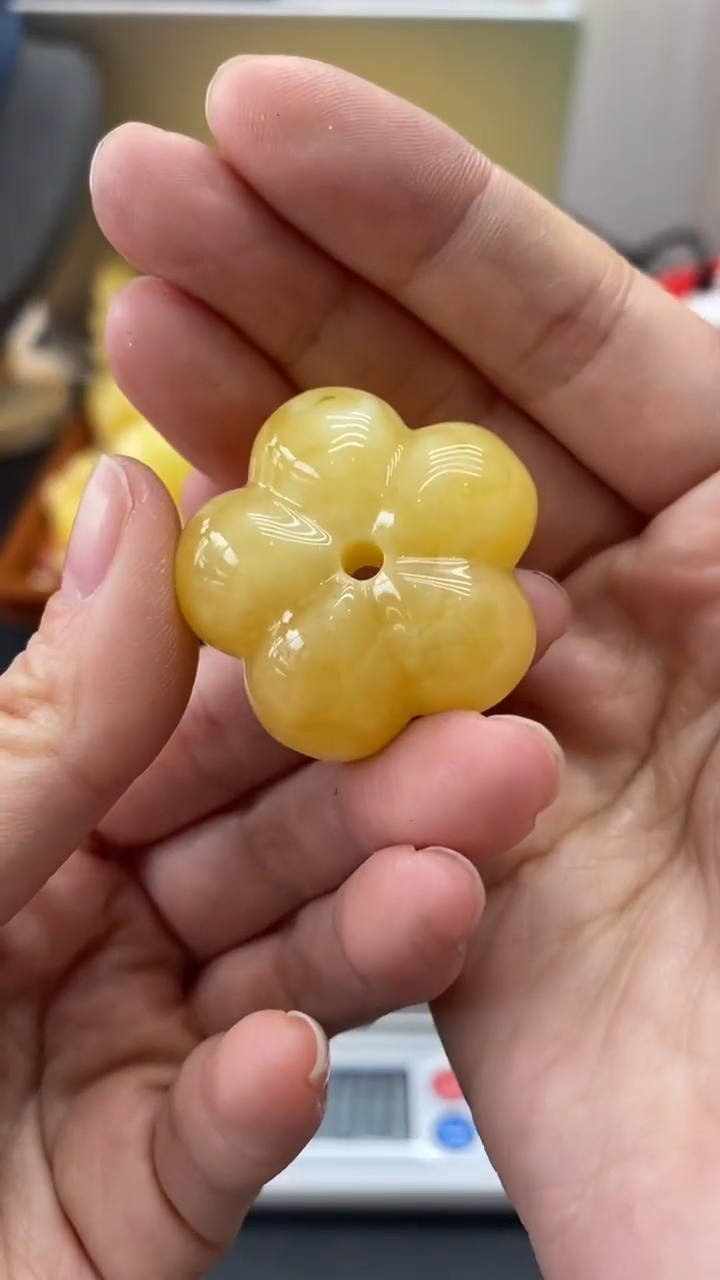 琥珀未镶嵌珠宝奇石2434