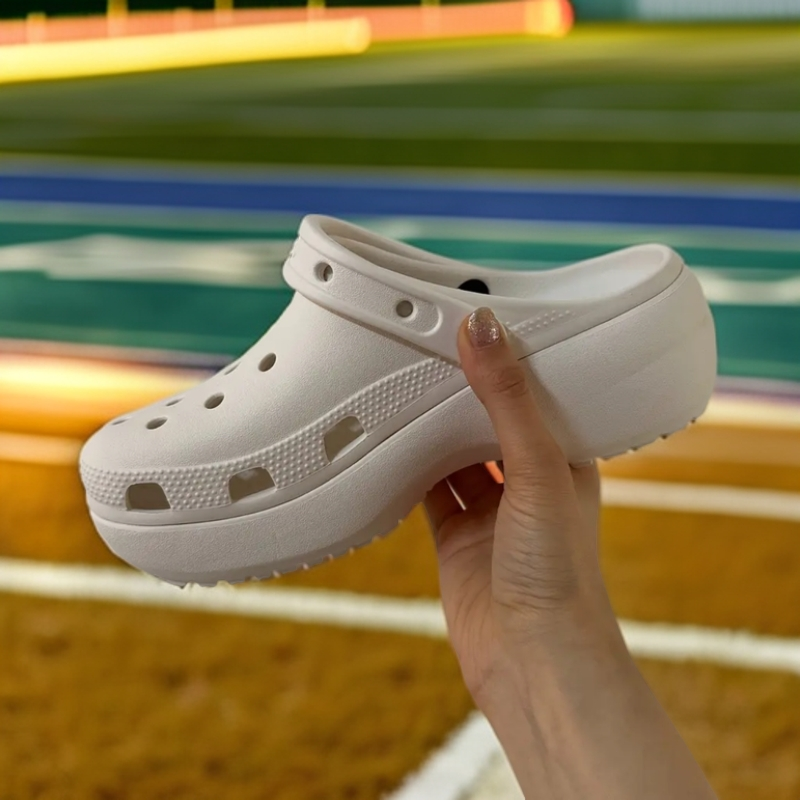 【芸朵】洞洞鞋全新4.1CM未拆封女款2025夏天EVA厚底包头透气拖鞋